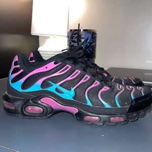 Nike Air Max Plus “Miami Vice”